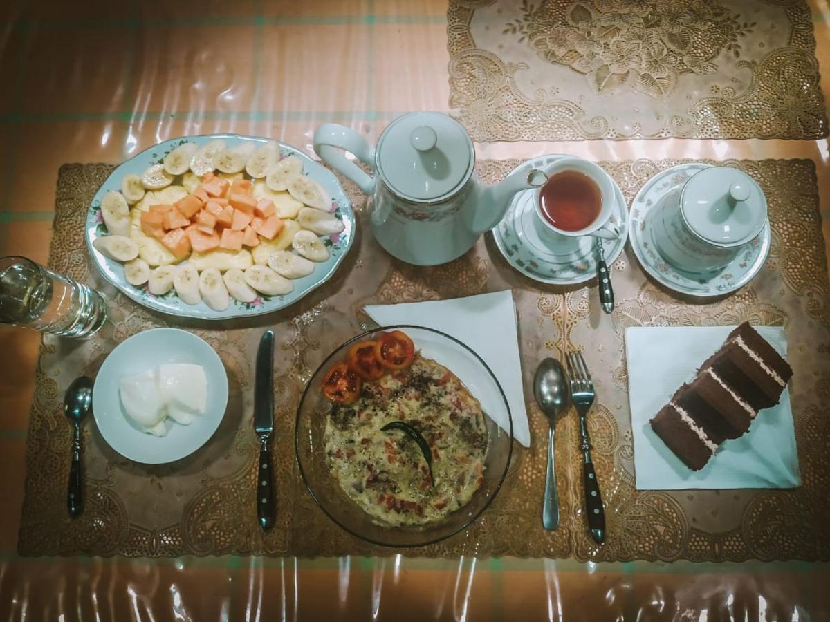 Проживання в сім'ї Weeragiri